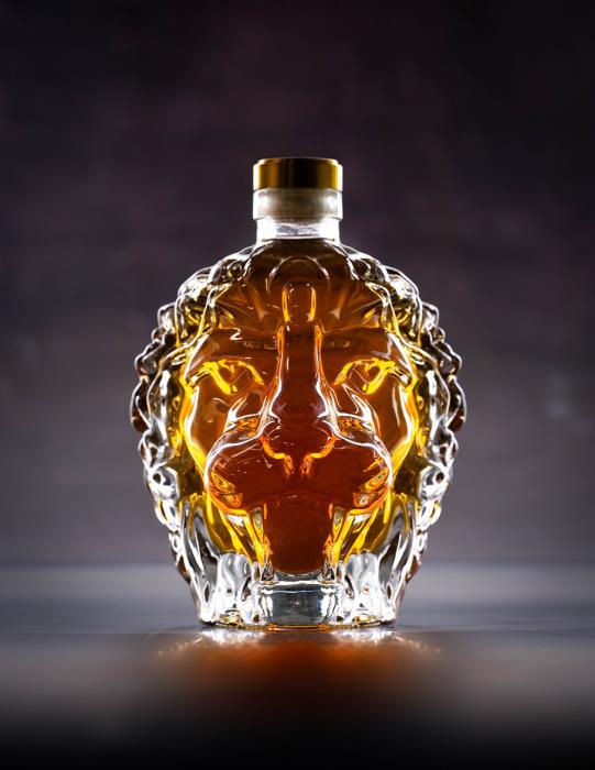 Dutch Head Premium Rum: a special rum in a unique piece of glass packaging